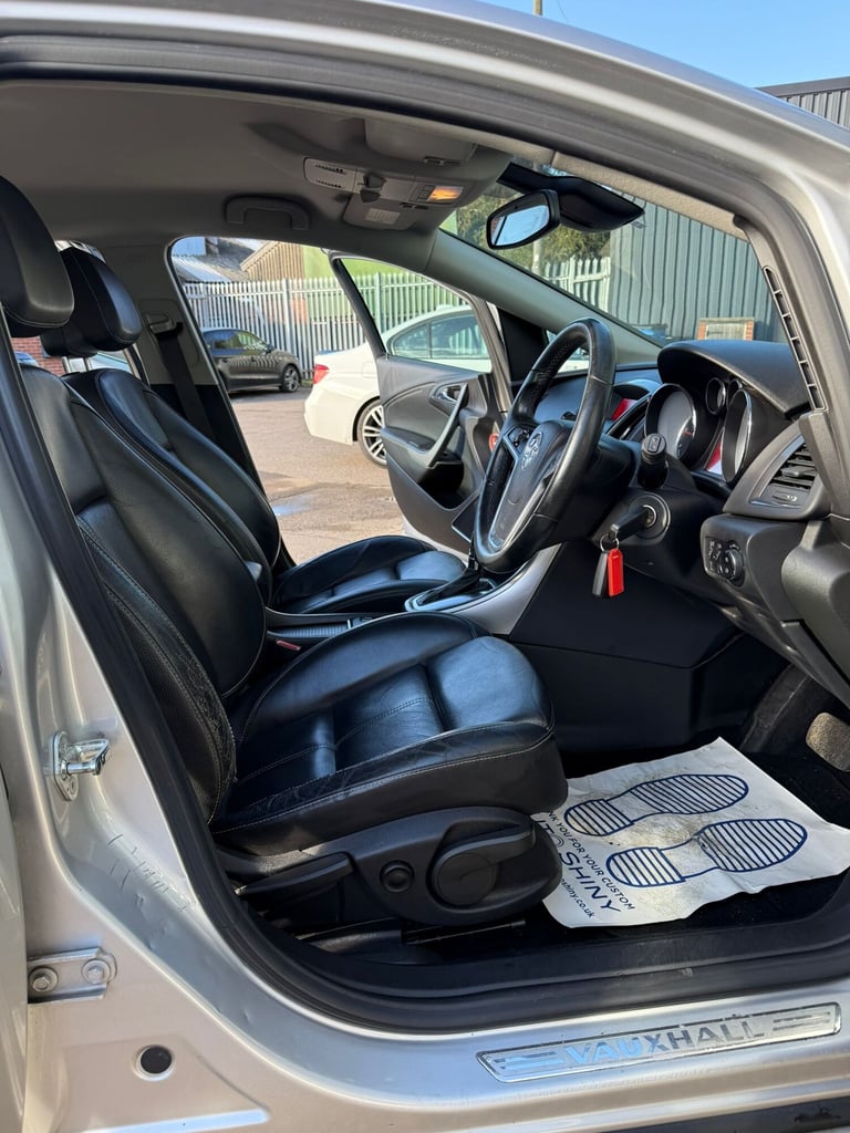 2011 Vauxhall Astra 2.0 CDTi 16V Elite 5dr Auto HATCHBACK Diesel Automatic