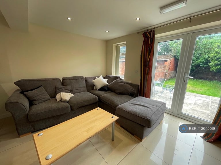 6 bedroom house in Hatherley Road, Reading, RG1 (6 bed) (#2645619)