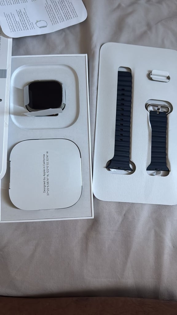 Apple Watch Ultra 2 , natural finish 