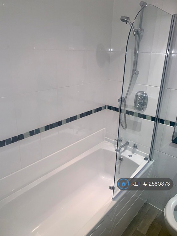 2 bedroom flat in Argyle Street, Glasgow, G2 (2 bed) (#2680373)