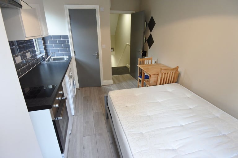 *INC ALL BILLS EXC ELEC* Modern first floor studio flat to rent in Cricklewood