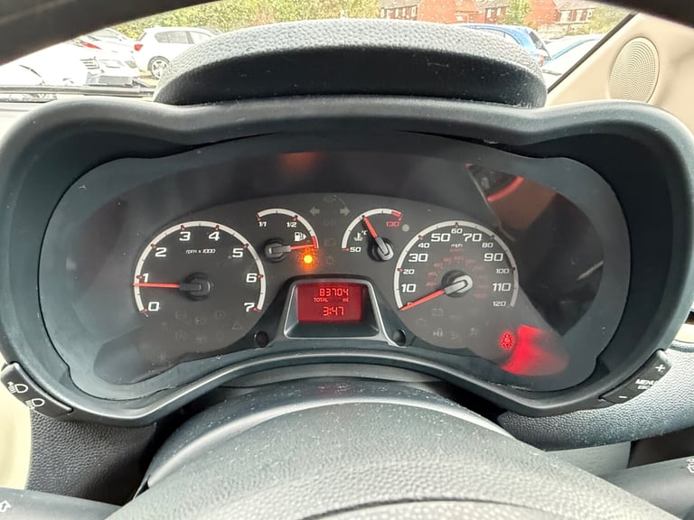 SERVICE HISTORY,2KEYS,MOT,3 MONTH WARRANTY 