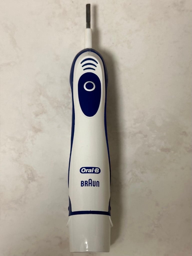 Oral-B Pro-Expert Electric Travel Toothbrush