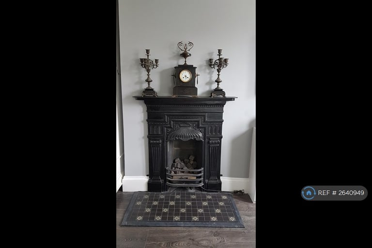 3 bedroom flat in Althea St, London, SW6 (3 bed) (#2640949)