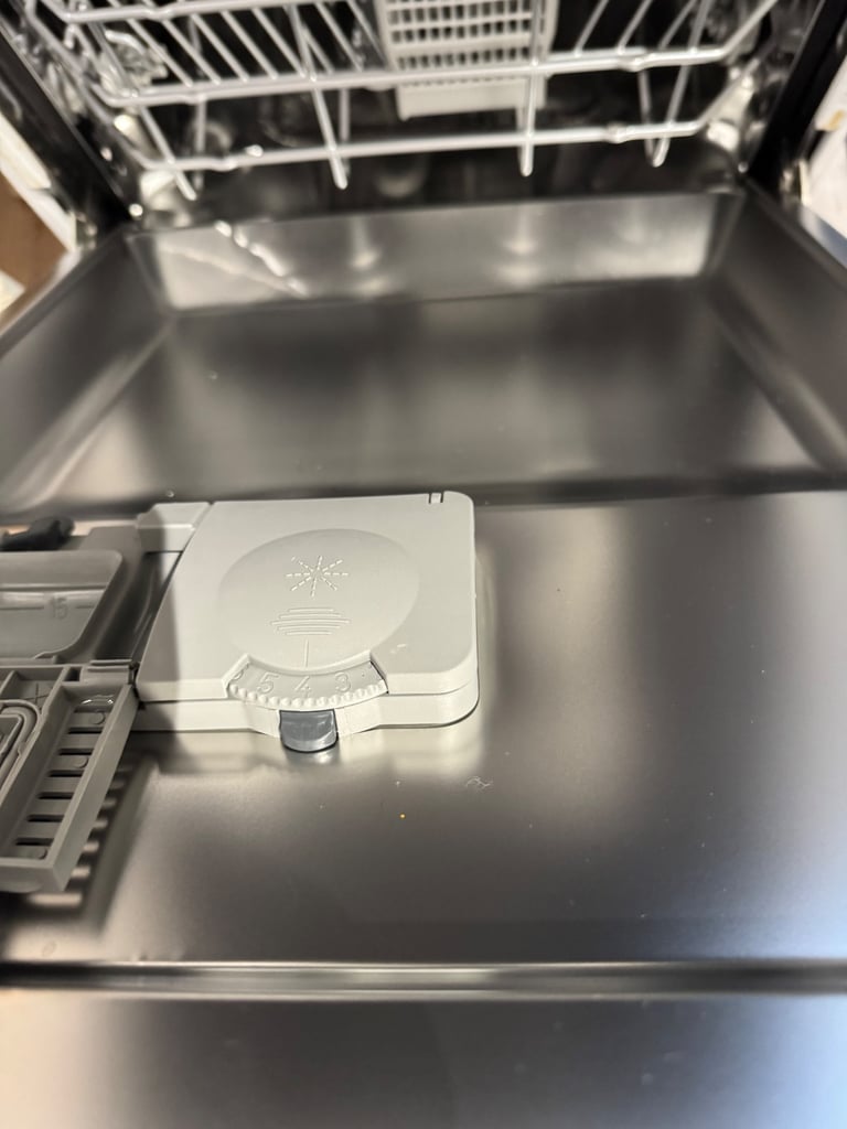 White Dishwasher Beko model number DL1043W