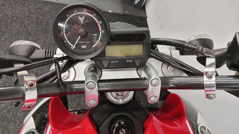 YAMAHA MT-03 ** MOT SEPTEMBER 2026 - HAND GUARDS - STANDARD SPEC ** 