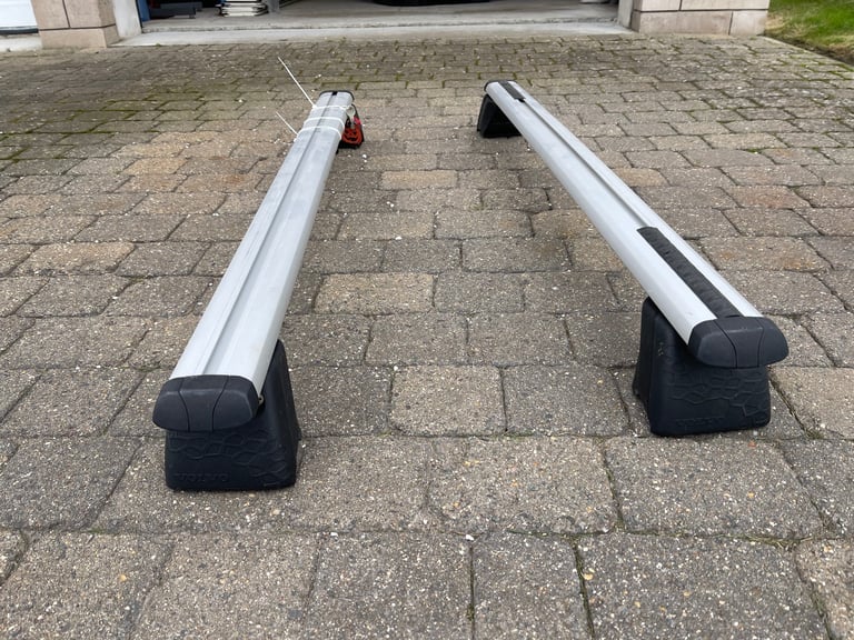 Volvo XC60 roof bars (for 1st generation XC60 2008-2017)
