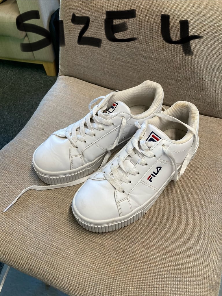 Ladies fila 2024 trainers sale