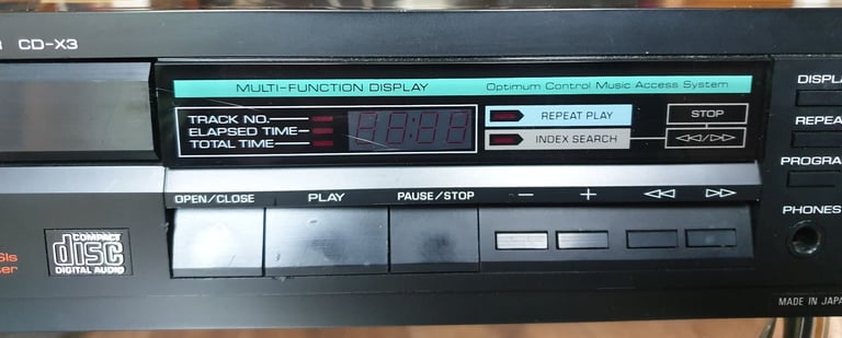 Yamaha Natural sound CD-X3 CD PLAYER. Spares or repair