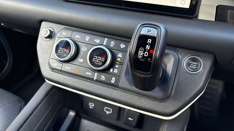 2021 Land Rover Defender 3.0 D300 X-Dynamic HSE 110 5dr Auto [7 Seat] ESTATE DIESEL Automatic