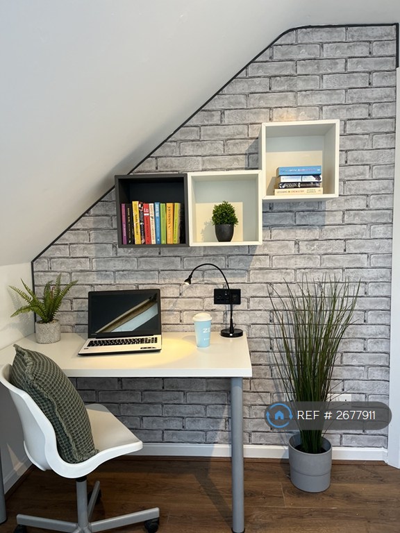 7 bedroom house in Garmoyle Road, Liverpool, L15 (7 bed) (#2677911)