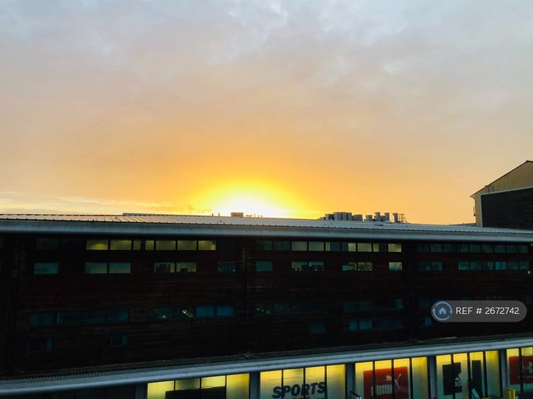 2 bedroom flat in Camellia House, Feltham, TW13 (2 bed) (#2672742)