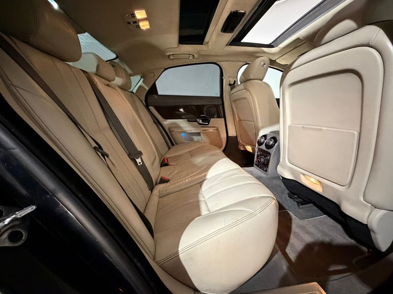 2011 61 JAGUAR XJ PORTFOLIO 3.0 DIESEL V6 AUTOMATIC 4 DOOR SALOON FULLY LOADED