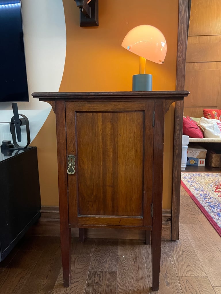 Edwardian Pair Of Mahogany Bedside Tables