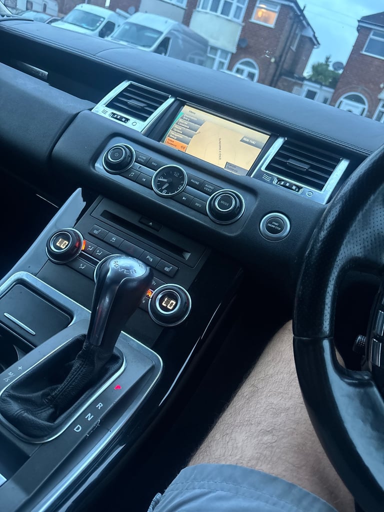 Range Rover sport 2011 facelift 107k