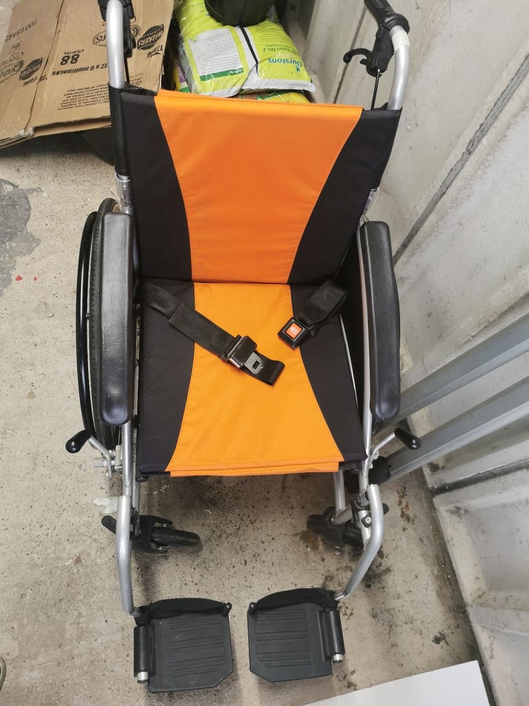 VanOs Excel G-Logic wheelchair 