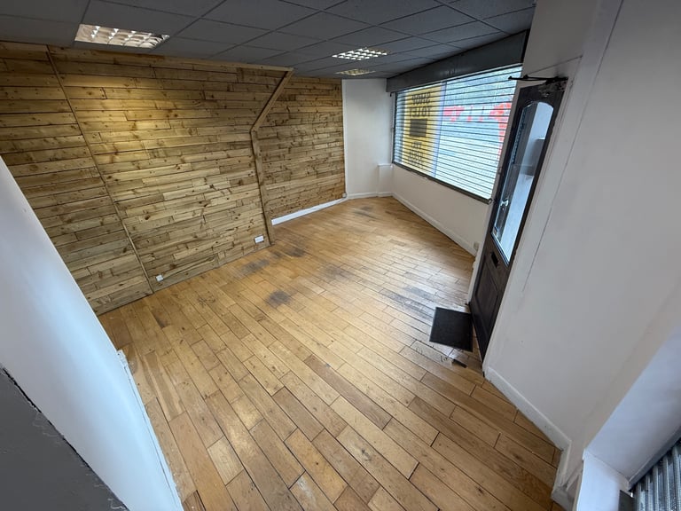 SHOP TO RENT IN HALIFAX HX1 1XQ