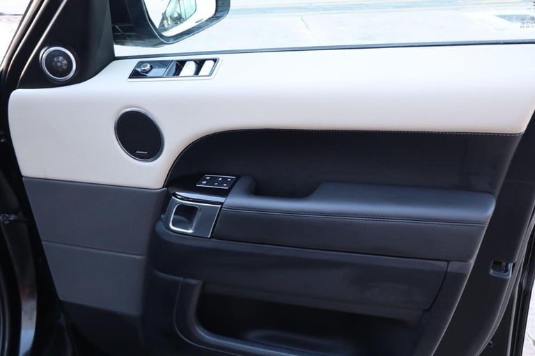 LAND ROVER RANGE ROVER SPORT 3.0 D300 MHEV HSE Silver Auto 4WD Euro 6 (s/s) 5dr