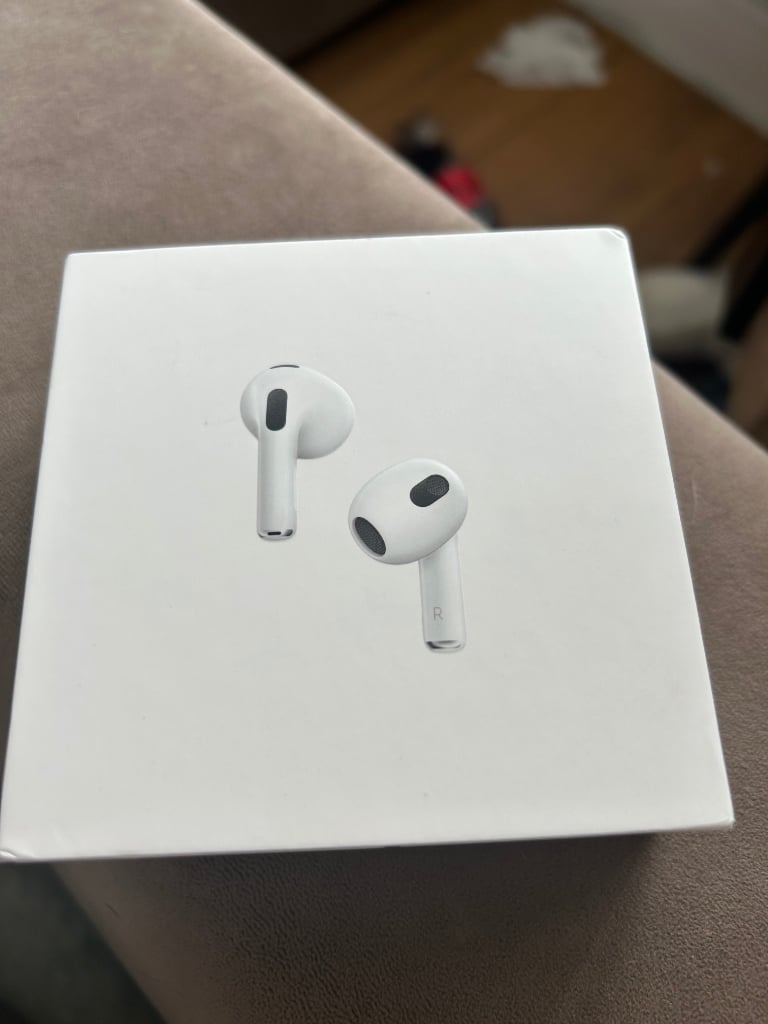 Apple airpods 3rd gen with MagSafe charging case