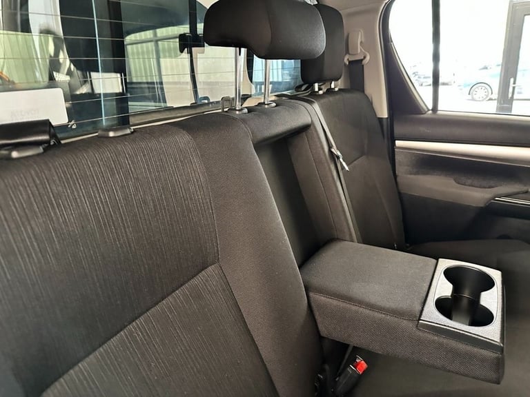 2020 Toyota Hilux 2.4 INVINCIBLE 4WD D-4D DCB 147 BHP DOUBLE CAB PICK-UP Diesel Manual