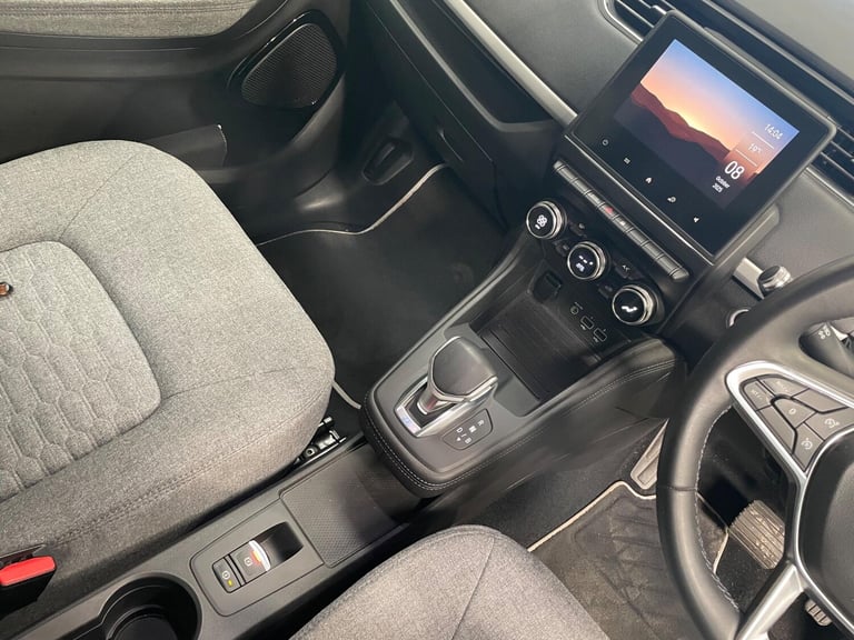 2020 Renault Zoe R135 52kWh Iconic Auto 5dr (i, Rapid Charge) HATCHBACK Electric Automatic