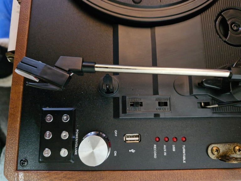 Gpo record player in case