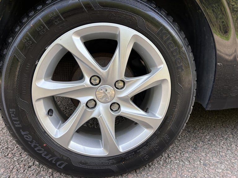 PEUGEOT 208 1.2 PureTech Active 2018