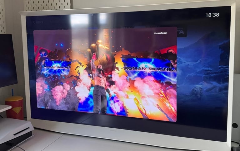 Samsung 43" Smart 4K UHD TV - Immaculate Condition