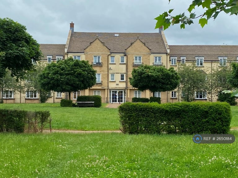 2 bedroom flat in Woodley House, Witney, OX28 (2 bed) (#2650184)