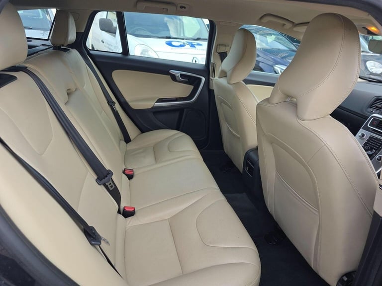 VOLVO V60 2.0 D2 SE Nav Euro 6 (s/s) 5dr 2017