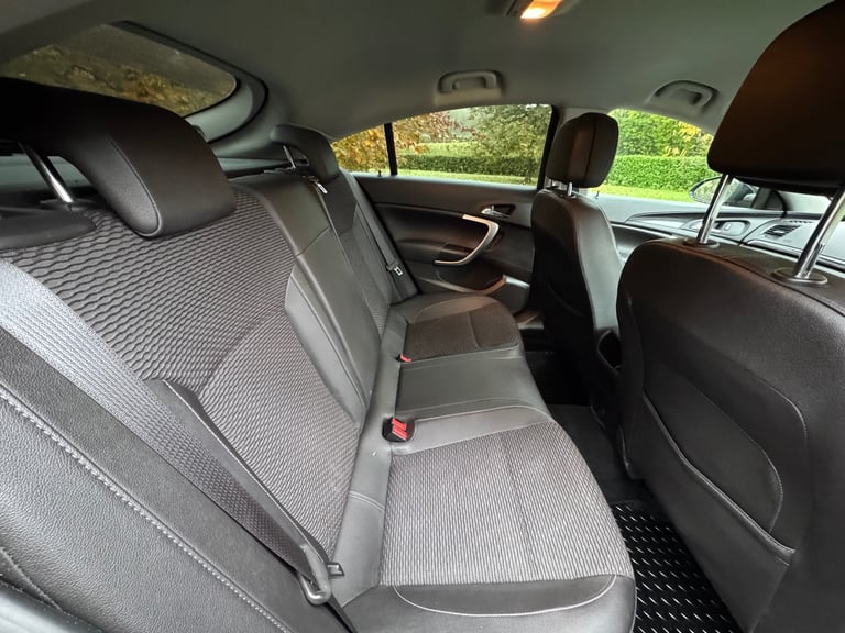 2016 (Sept) Vauxhall Insignia 2.0 Cdti Techline s/s - lightly damaged repairable
