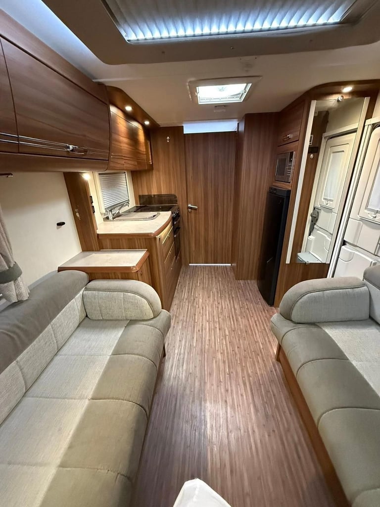 2015 BUCCANEER CARAVEL - 4 BERTH CARAVAN 
