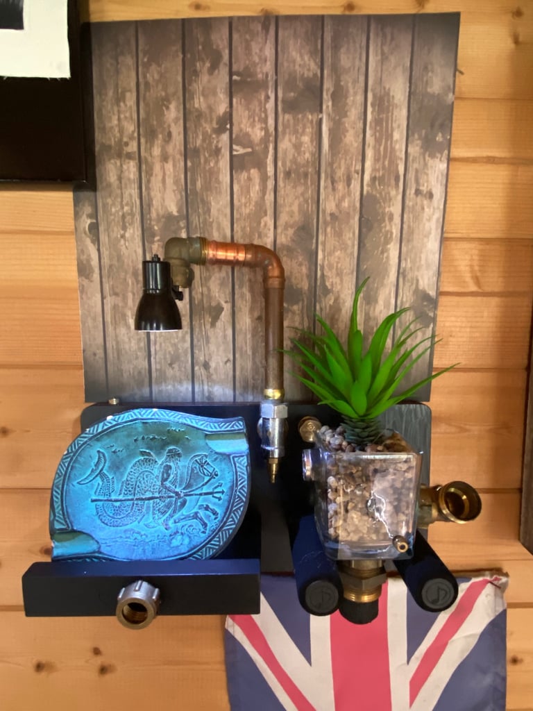 Wall lamp with plant 