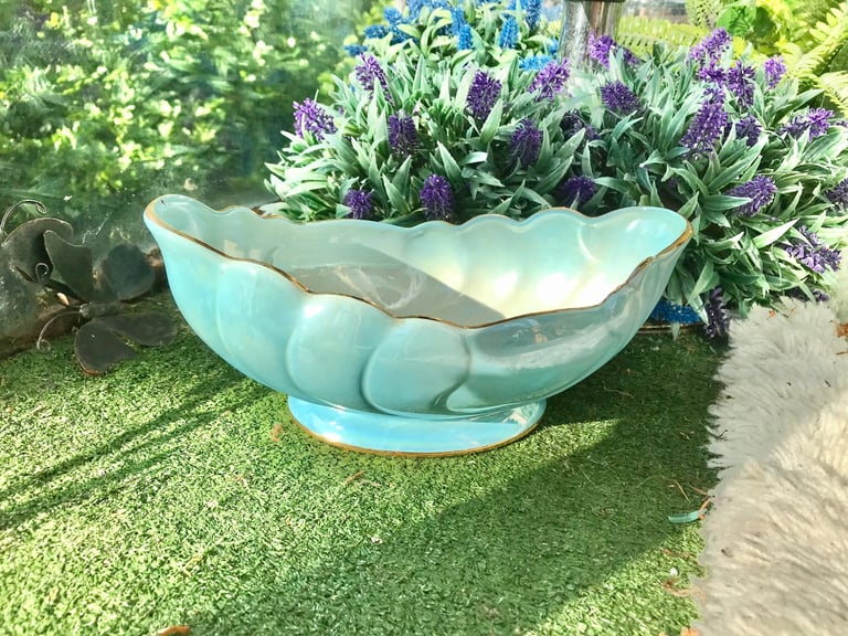 image for Antique vintage style vase vase stylish classic design Elegant ornamental vase