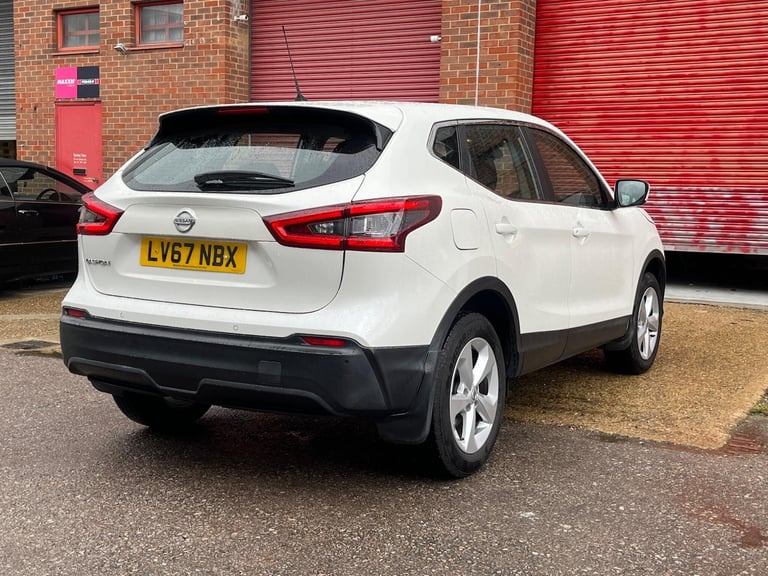 2017 Nissan Qashqai 1.2 DIG-T Acenta XTRON Euro 6 (s/s) 5dr HATCHBACK Petrol Automatic