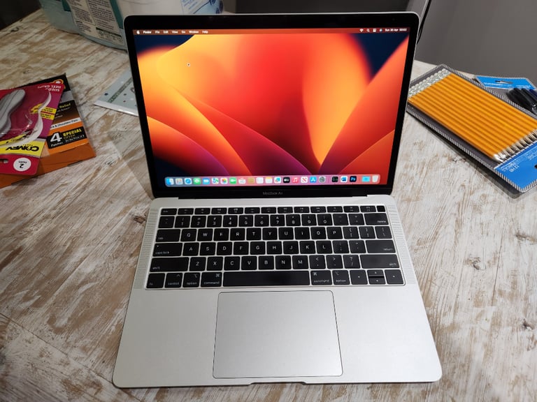 2019 Apple MacBook Air 13" Retina Retina screen Fingerprint reader Usb-c ports