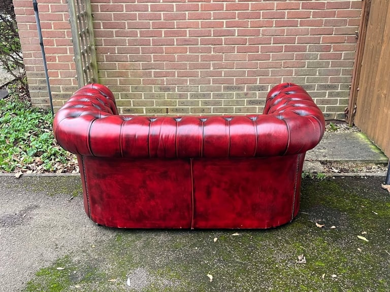 Stunning Oxblood Red Leather Chesterfield 2-Seater Club Sofa