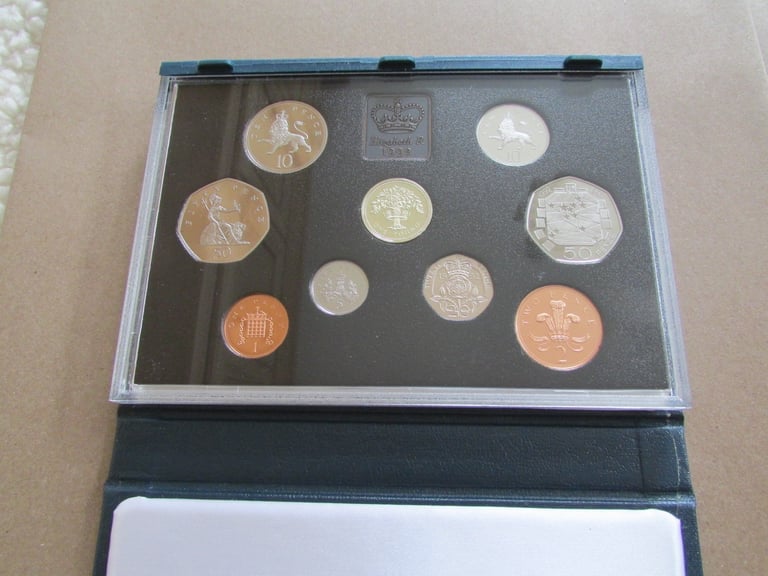 image for 1992 UNITED KINGDOM PROOF COIN SET.