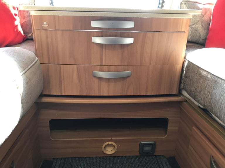 Quasar Lunar 524