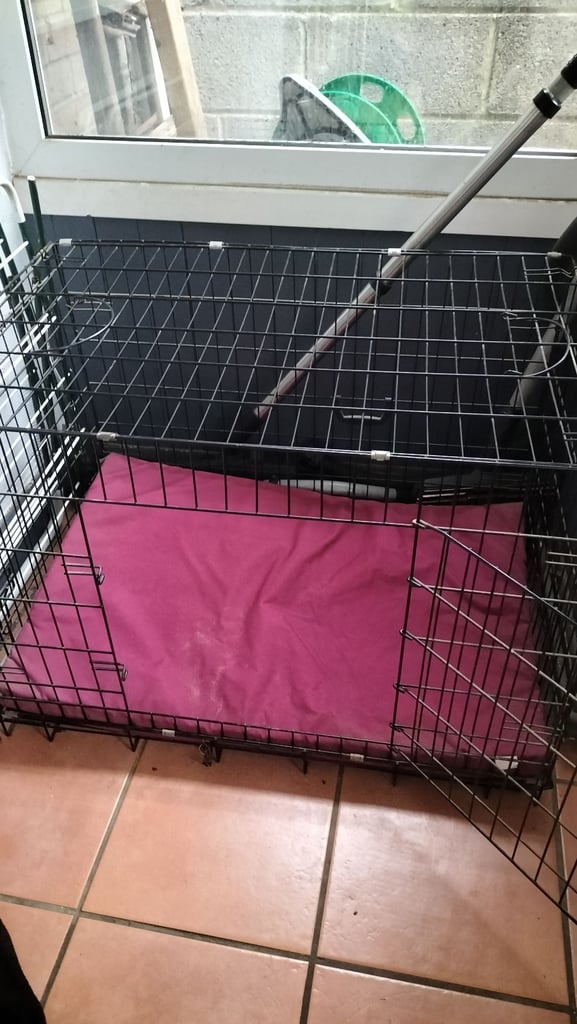 Dog cage with or without mattress liner