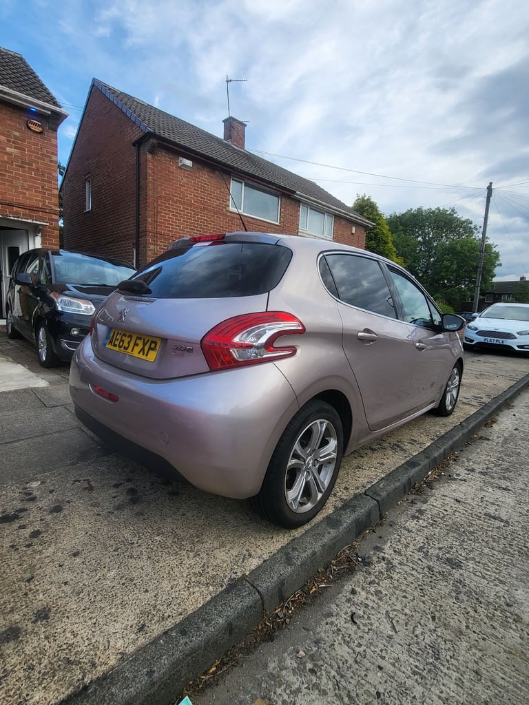 Peugeot, 208, Hatchback, 2013, Manual, 1560 (cc), 5 doors
