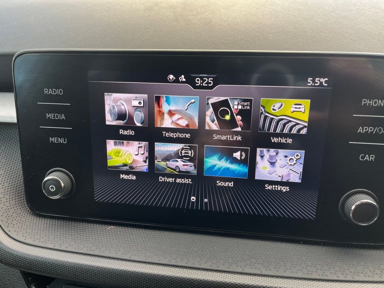 2022 (72) Skoda Fabia Colour Edition 1.0 Tsi