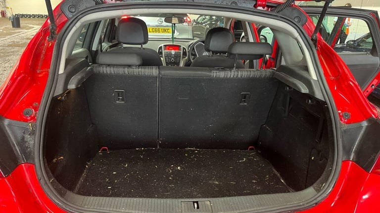 2011 Vauxhall Astra 1.4 16v Excite Euro 5 5dr HATCHBACK Petrol Manual