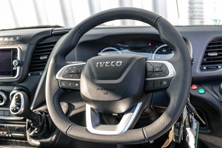 2025 IVECO DAILY 5.2T TRAFFIC MANAGEMENT 180BHP AUTO 3.0DIESEL TOP OF RANGE