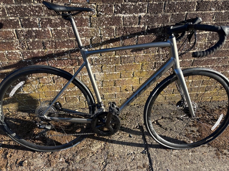 Giant Contend SL Road Bike L1 - fantastic buy!
