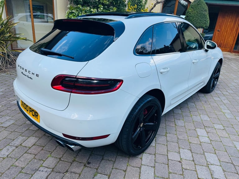 Porsche MACAN TURBO  - STUNNING MEGA SPEC - bmw mercedes audi jaguar 4x4 SUV PX 