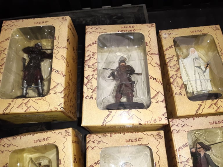 Boxed lord of rings figures collectable