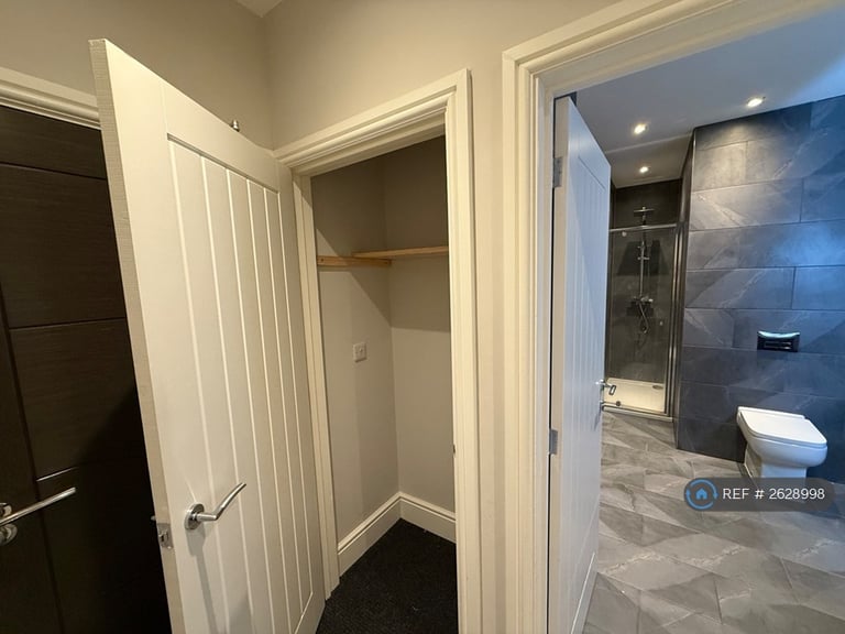 1 bedroom flat in St Sepulchre Gate, Doncaster, DN1 (1 bed) (#2628998)
