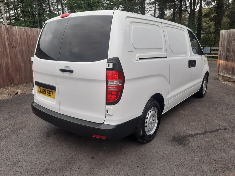 2019 Hyundai Iload 2.5 CRDi 116ps SE Van [6] EX POLICE PANEL VAN Diesel Manual