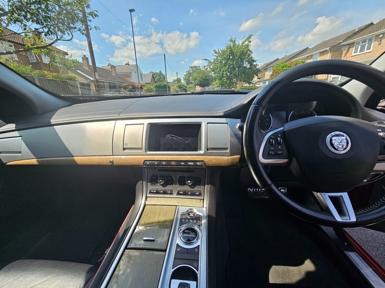 2013 Jaguar XF 2.2d [200] Premium Luxury 4dr Auto SALOON Diesel Automatic